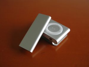 ipod-shuffle-3g-vs-2g