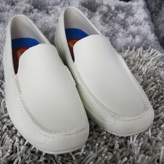 easy soft white shoes