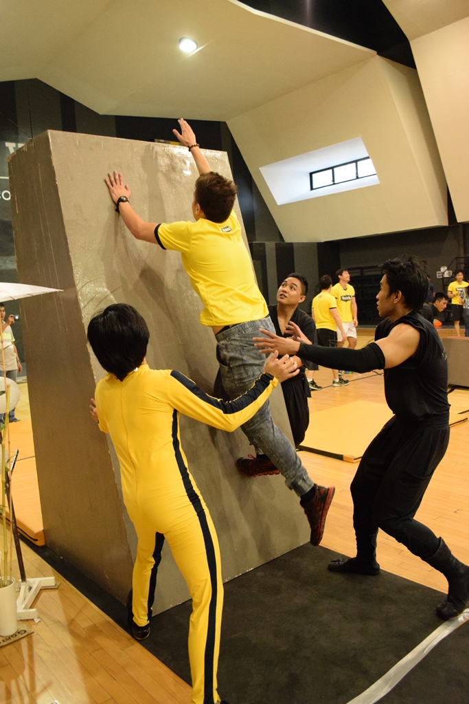 Schick Parkour Wall Run