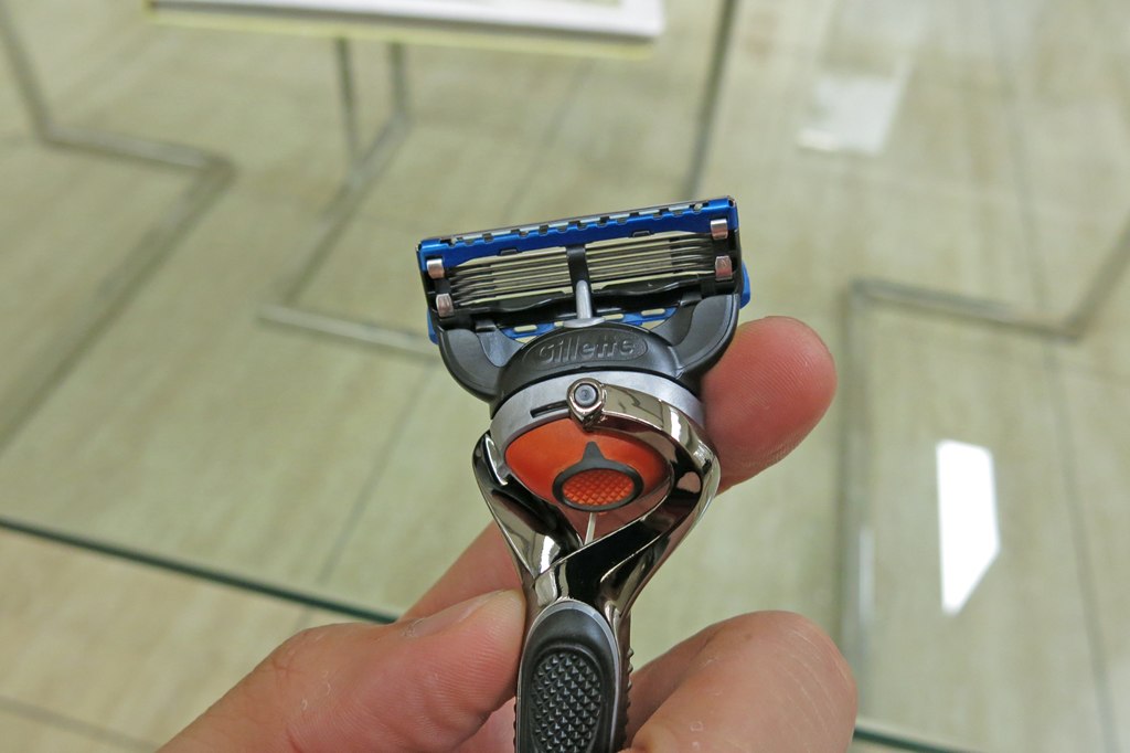 Gillette Fusion ProGlide Shaver with Flexball Technology (14)