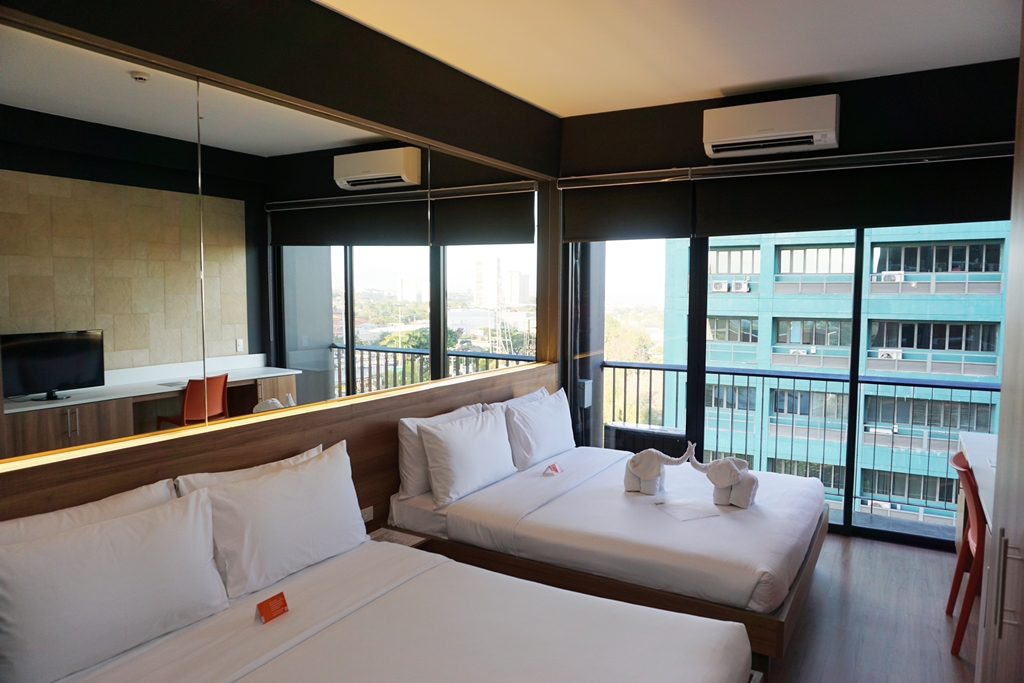 Azumi Boutique Hotel Double Queen Room (7) Pinoy Guy Guide