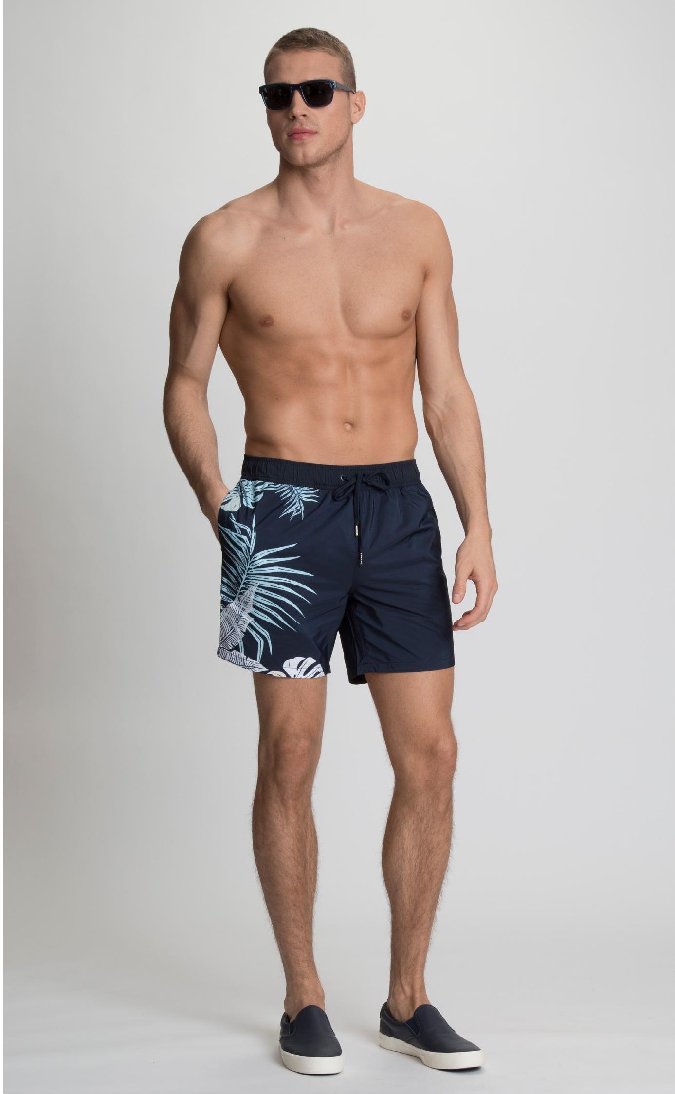 beach chic attire mens