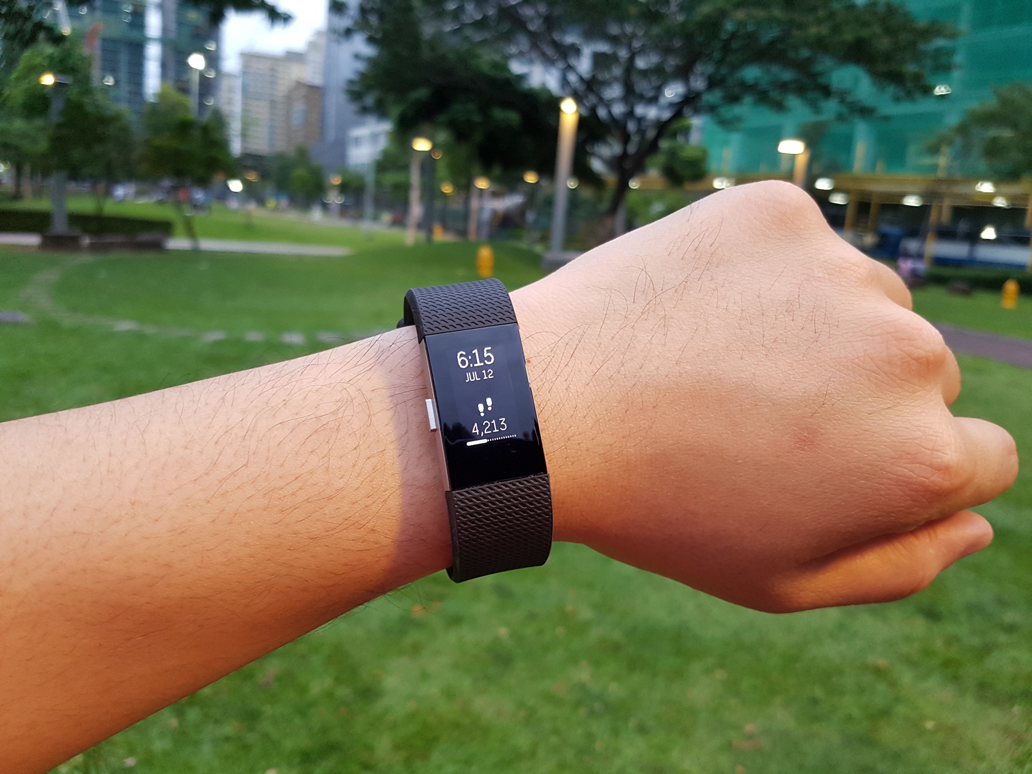 fitbit charge 2 losing charge