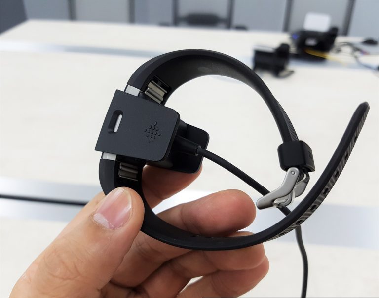 buy fitbit charge 2 charger