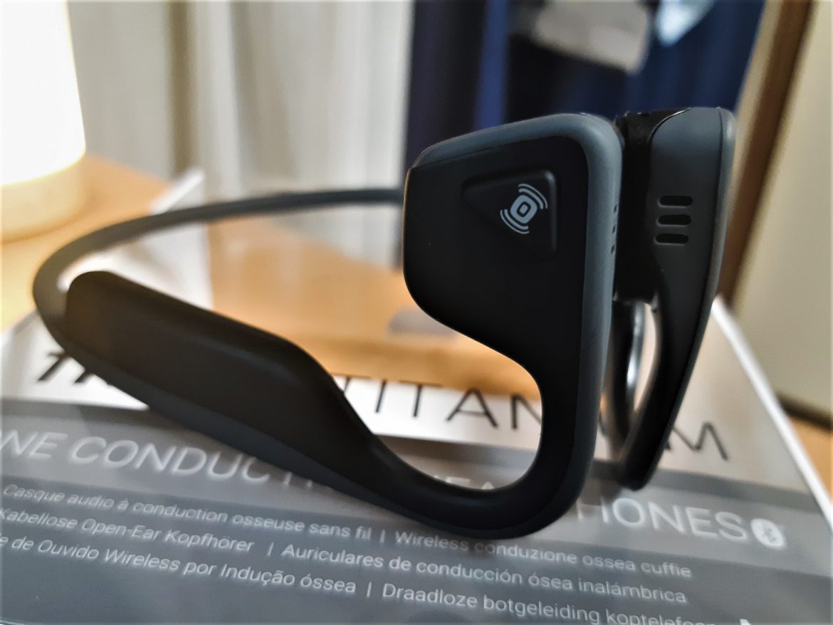 AfterShokz Trekz Titanium The earphones you do not plug into your ears